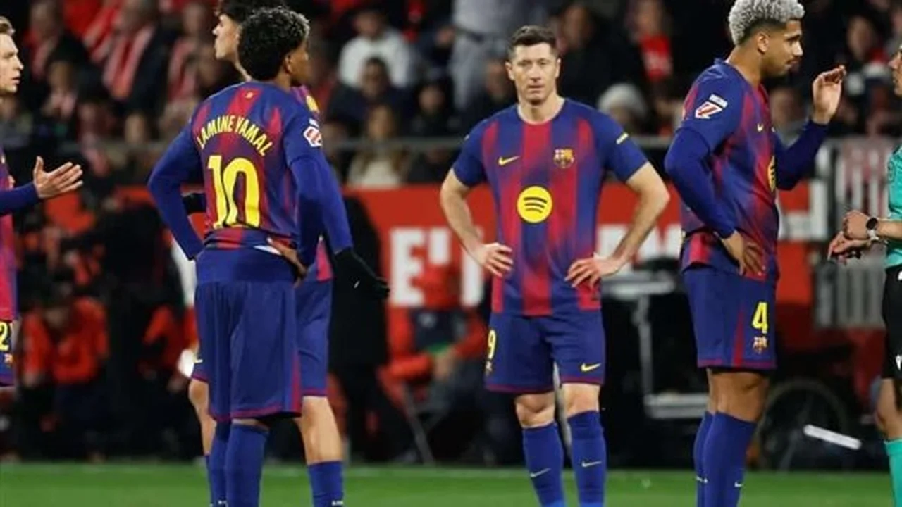 توقيت انطلاق مباراة برشلونة وفياريال بالدوري الإسباني وتفاصيل القنوات الناقلة للمواجهة المرتقبة